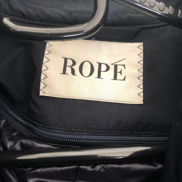 ROPE’(ロペ)の商談中。インナーダウン　トレンチコートとスカート  レディースのジャケット/アウター(トレンチコート)の商品写真