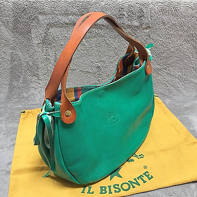 IL BISONTE(イルビゾンテ)のIL BISONTE(イルビゾンテ) 限定色 ハンドバッグ 中古 レディースのバッグ(ハンドバッグ)の商品写真