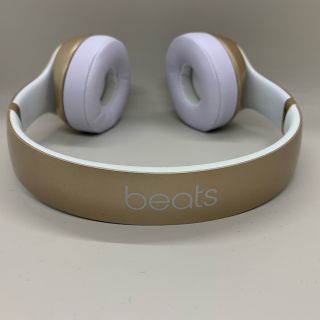 ビーツバイドクタードレ(Beats by Dr Dre)の大人気Beats solo2 Wirelessゴールド、比較的綺麗です♪(ヘッドフォン/イヤフォン)