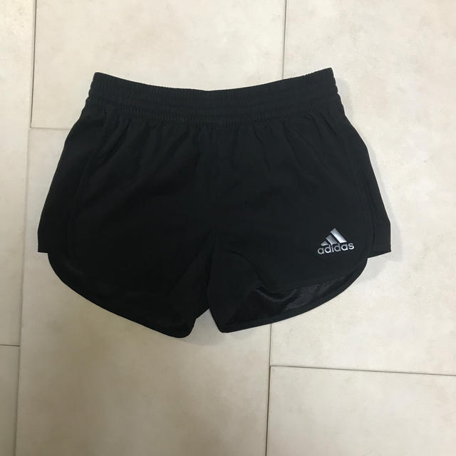 adidas(アディダス)のアディダス　ショートパンツ キッズ/ベビー/マタニティのキッズ服女の子用(90cm~)(パンツ/スパッツ)の商品写真