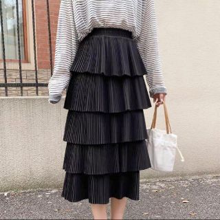 メリージェニー(merry jenny)のCAKE PLEATED LONG SKIRT.(ロングスカート)