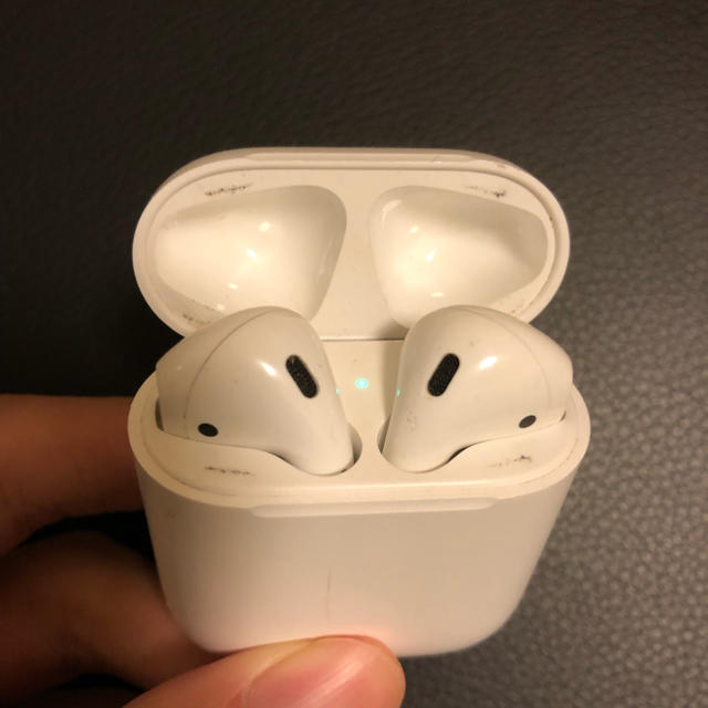 ヘッドフォン/イヤフォンAirpods