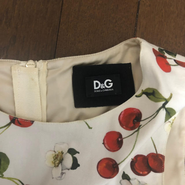 DOLCE&GABBANA(ドルチェアンドガッバーナ)のDOLCE&GABBANA チェリー柄ワンピース ★ レディースのワンピース(ミニワンピース)の商品写真