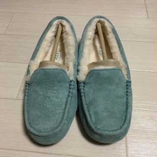 アグ(UGG)の《大人気UGG☆水色モカシン》(スリッポン/モカシン)