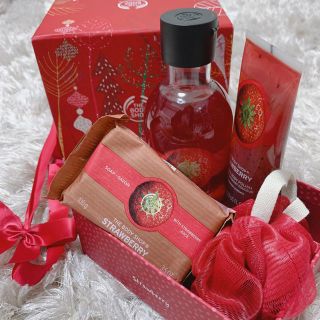 ザボディショップ(THE BODY SHOP)のストロベリー エッセンシャル セレクション(ボディソープ/石鹸)