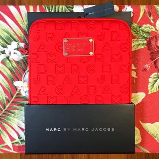 マークバイマークジェイコブス(MARC BY MARC JACOBS)のMARC BY MARC JACOBS■マークジェイコブス タブレットケース■赤(モバイルケース/カバー)