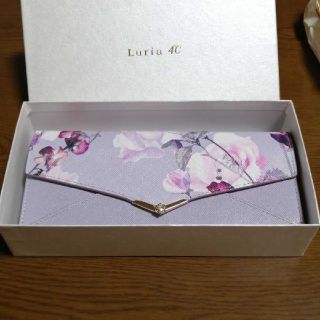 美品☆ルリア4℃　花柄　長財布