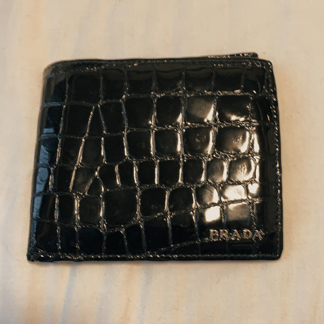 PRADA(プラダ)のプラダ　二つ折り財布 メンズのファッション小物(折り財布)の商品写真