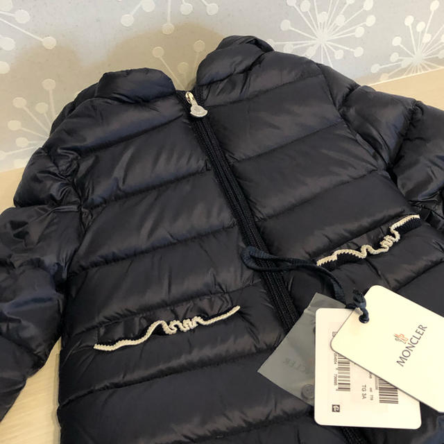 MONCLER(モンクレール)のiroha様専用 キッズ/ベビー/マタニティのキッズ服女の子用(90cm~)(ジャケット/上着)の商品写真