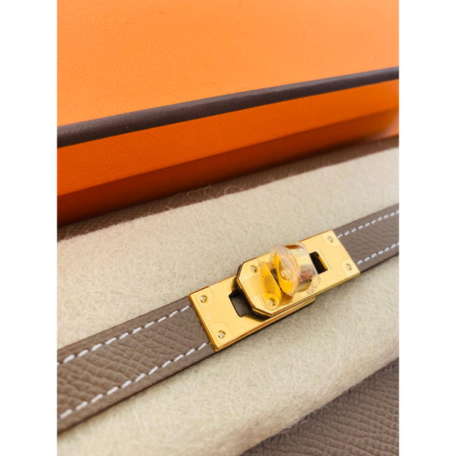 Hermes(エルメス)のHERMES ケリーウォレット エトゥープ　新品　エルメス  ゴールド金具　貴重 レディースのファッション小物(財布)の商品写真