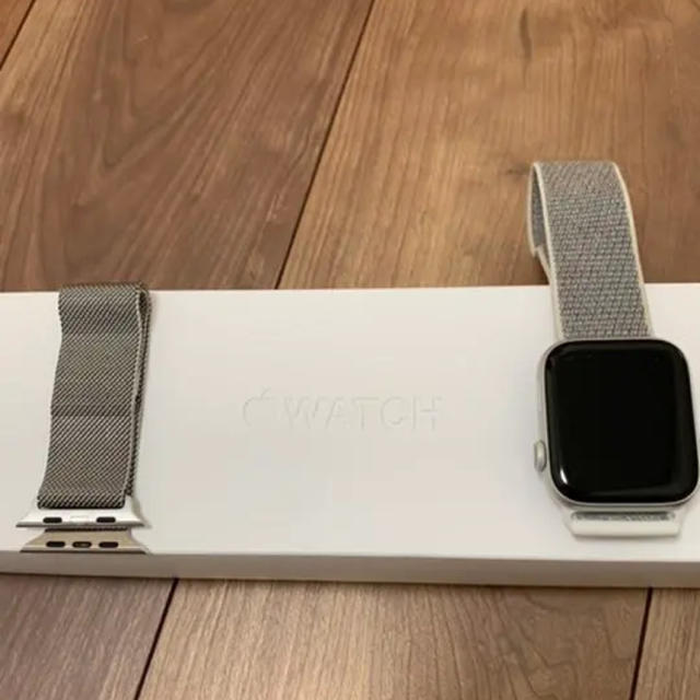 apple watch 4 44mm gps シルバー　ミラネーゼループ付