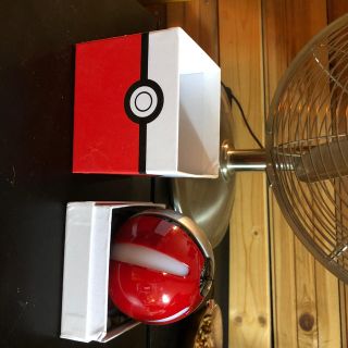 ポケモン(ポケモン)のモンスターボール　モバイルバッテリー(バッテリー/充電器)