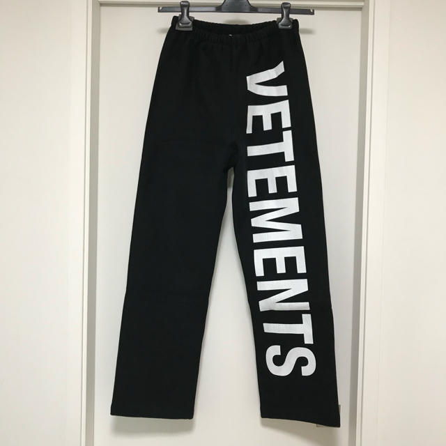 新品 Vetements ヴェトモン ロゴスウェットパンツ towinglouisvilleky.com