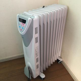 《週末値下げ》kaz オイルヒーター　kq135h(オイルヒーター)