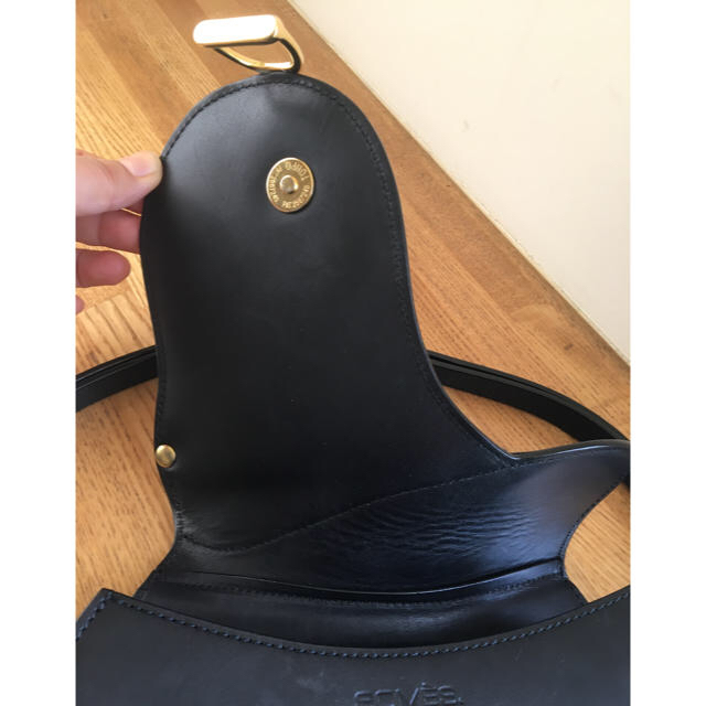 （美品）ソメス　本革サドルショルダーバック　黒 レディースのバッグ(ショルダーバッグ)の商品写真