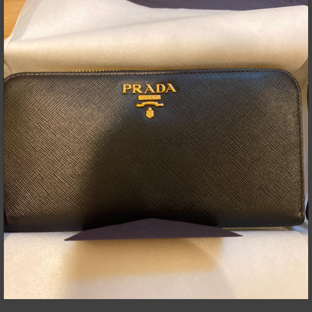 PRADA(プラダ)の新品未使用　プラダ  サフィアーノ　ラウンドファスナー　財布 レディースのファッション小物(財布)の商品写真