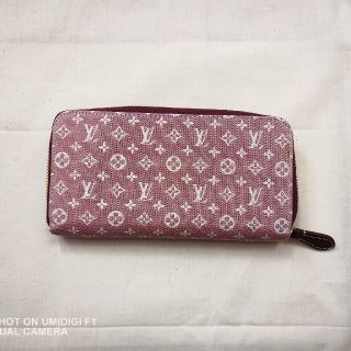 ルイヴィトン(LOUIS VUITTON)のヴィトン　ファスナー長財布(ノベルティグッズ)