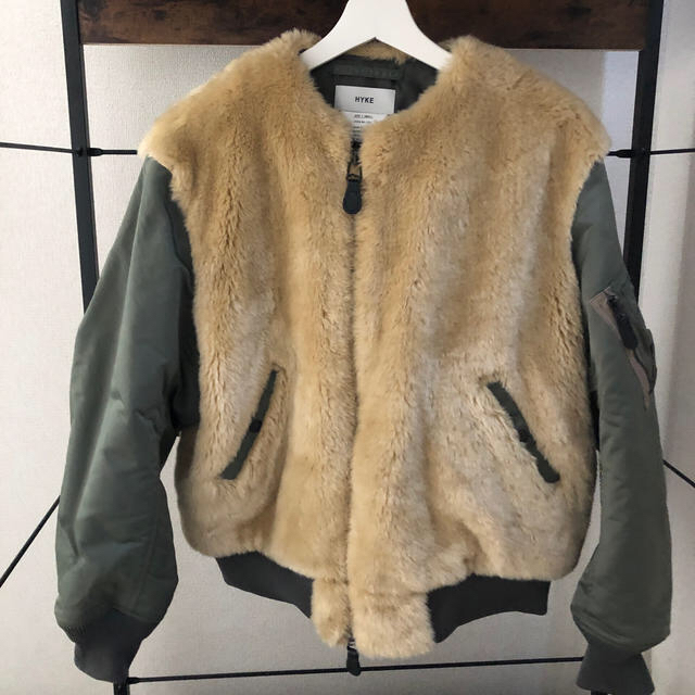 HYKE(ハイク)のHYKE FLIGHT FAUX SHEARING JACKET レディースのジャケット/アウター(毛皮/ファーコート)の商品写真