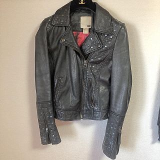 リーバイス(Levi's)のお値下げ　リーバイス　スタッズ付き　黒　ライダースジャケット　美品(ライダースジャケット)