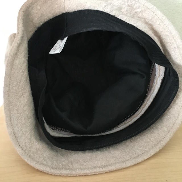 キャスケット帽子 リボン フェルト生地 ベージュ  レディースの帽子(キャスケット)の商品写真