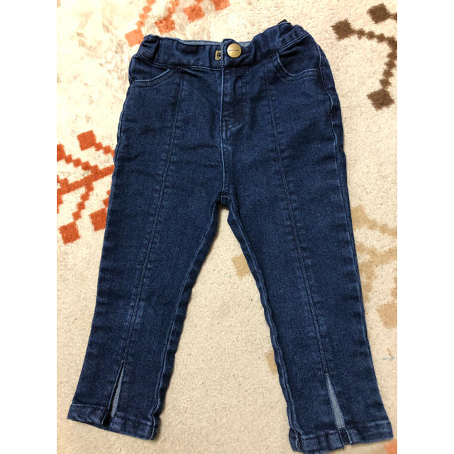 petit main(プティマイン)の【petit Main】女の子用スリット入りデニム90cm キッズ/ベビー/マタニティのキッズ服女の子用(90cm~)(パンツ/スパッツ)の商品写真