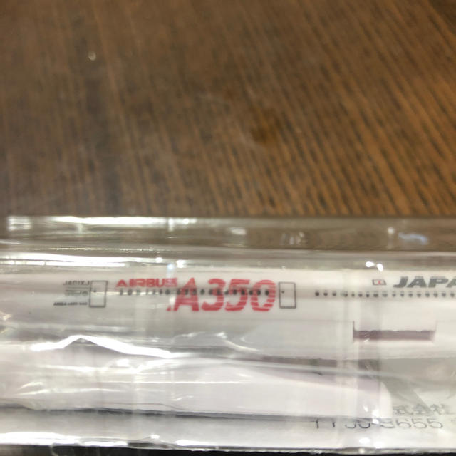 JAL(日本航空)(ジャル(ニホンコウクウ))の新型機種　JAL フィギュア　AIRBUS  A350 エンタメ/ホビーのテーブルゲーム/ホビー(航空機)の商品写真