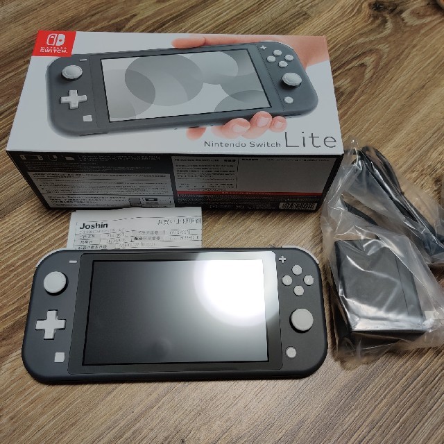 Nintendo Switch(ニンテンドースイッチ)のニンテンドー スイッチ ライト エンタメ/ホビーのゲームソフト/ゲーム機本体(家庭用ゲーム機本体)の商品写真