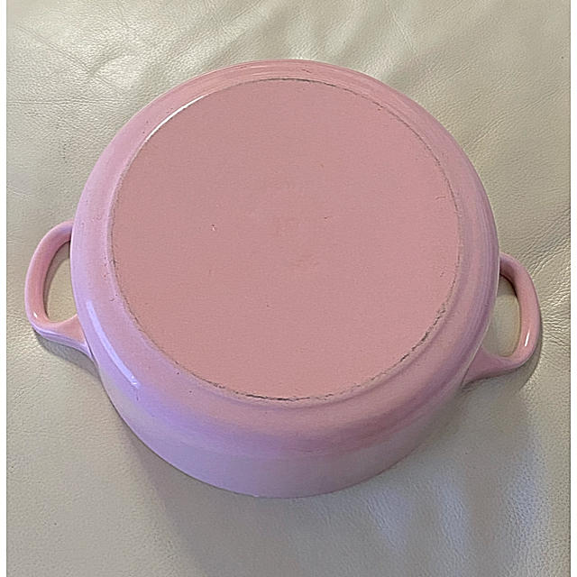 LE CREUSET(ルクルーゼ)のル・クルーゼ　ココットロンド　スプーンレスト付き インテリア/住まい/日用品のキッチン/食器(鍋/フライパン)の商品写真