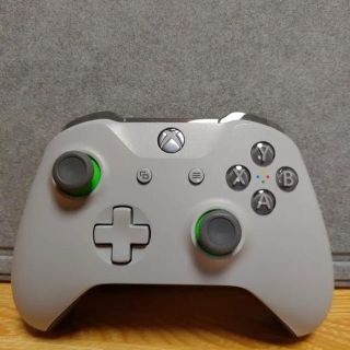 エックスボックス(Xbox)のXbox ワイヤレス コントローラー  [グレー/グリーン]おまけつき(PC周辺機器)