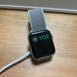 アップルウォッチ(Apple Watch)のApple watch series 4 40mm シルバー　アルミニウム(腕時計(デジタル))