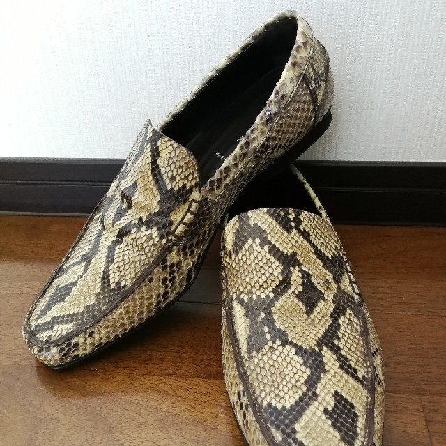 PRADA(プラダ)の専用  2回使用PRADAローファー パイソン蛇革 レア メンズの靴/シューズ(スリッポン/モカシン)の商品写真