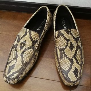 プラダ(PRADA)の専用  2回使用PRADAローファー パイソン蛇革 レア(スリッポン/モカシン)