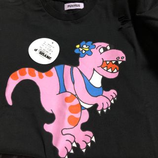 プニュズ(PUNYUS)のPUNYUS ピンクサウルスTシャツ③(Tシャツ(半袖/袖なし))