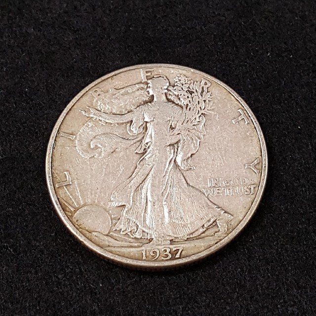 アメリカ ビンテージコイン 1937 LIBFRTY HALF DOLLARの通販 by よっちゃん's shop｜ラクマ