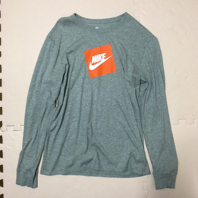 NIKE(ナイキ)のNIKE 長袖Tシャツ L グレー メンズのトップス(Tシャツ/カットソー(七分/長袖))の商品写真