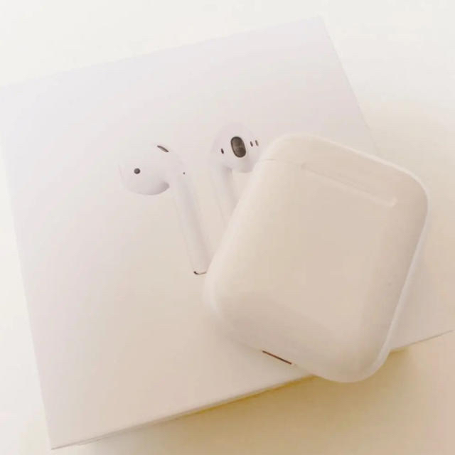 Apple(アップル)のApple♡AirPods スマホ/家電/カメラのオーディオ機器(ヘッドフォン/イヤフォン)の商品写真