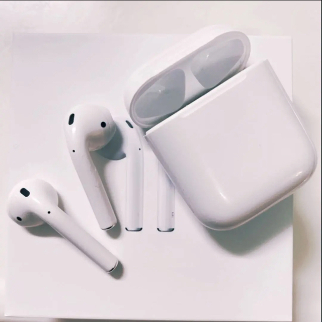 Apple(アップル)のApple♡AirPods スマホ/家電/カメラのオーディオ機器(ヘッドフォン/イヤフォン)の商品写真