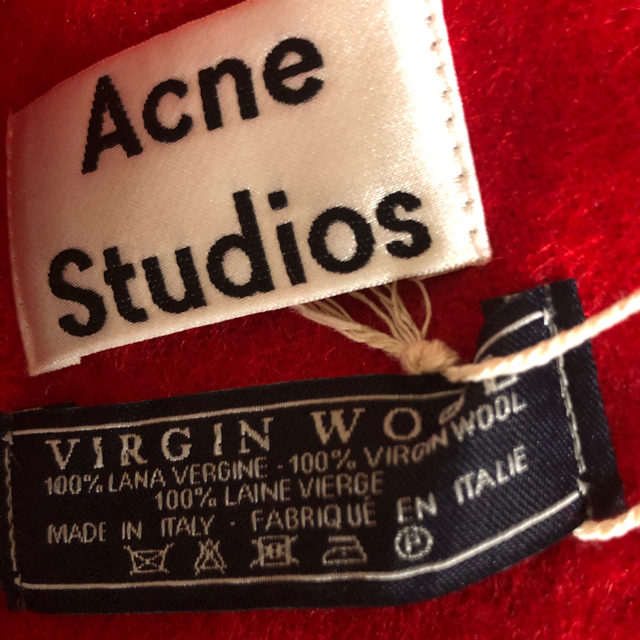 ACNE(アクネ)の値下げ acne アクネ　マフラー　箱あり レディースのファッション小物(マフラー/ショール)の商品写真