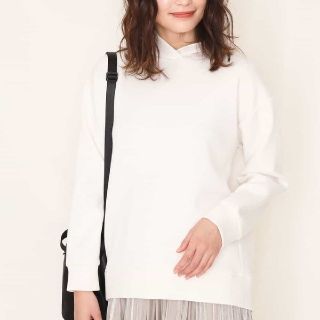 新品!未使用!タグ付!♥️a.v.v♥️ダンボールプルパーカー。サイズM。