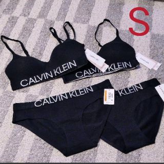 カルバンクライン(Calvin Klein)のCalvin Klein レディース 下着 上下 インナー(ブラ&ショーツセット)