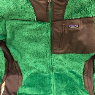 パタゴニア(patagonia)の暖かいパタゴニアのフリース　MEN'SのLサイズ(登山用品)