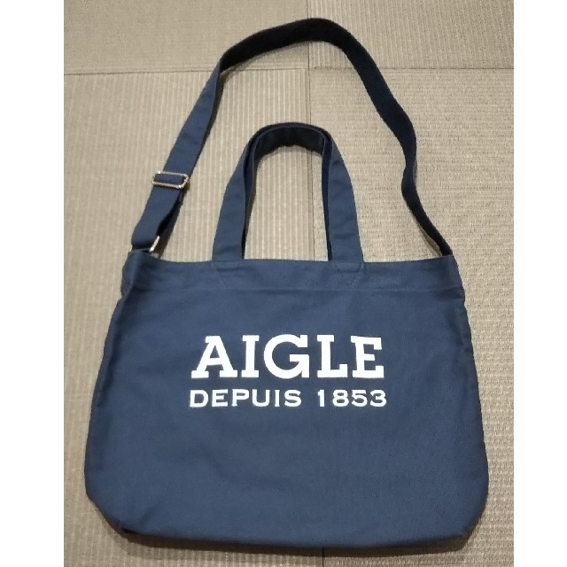 AIGLE(エーグル)のAIGLE トートバッグ ネイビー 未使用です レディースのバッグ(トートバッグ)の商品写真