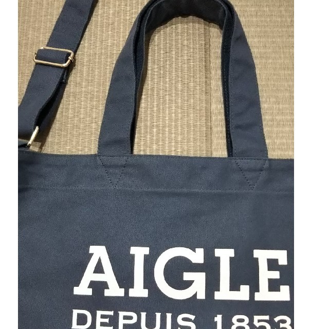 AIGLE(エーグル)のAIGLE トートバッグ ネイビー 未使用です レディースのバッグ(トートバッグ)の商品写真