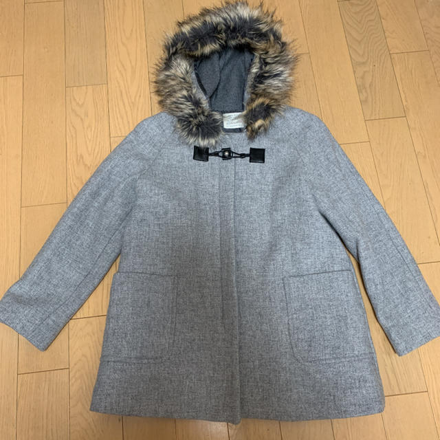 ZARA(ザラ)の値下げしました！zaragirls グレーアウター ファー付きコート 164 キッズ/ベビー/マタニティのキッズ服女の子用(90cm~)(コート)の商品写真