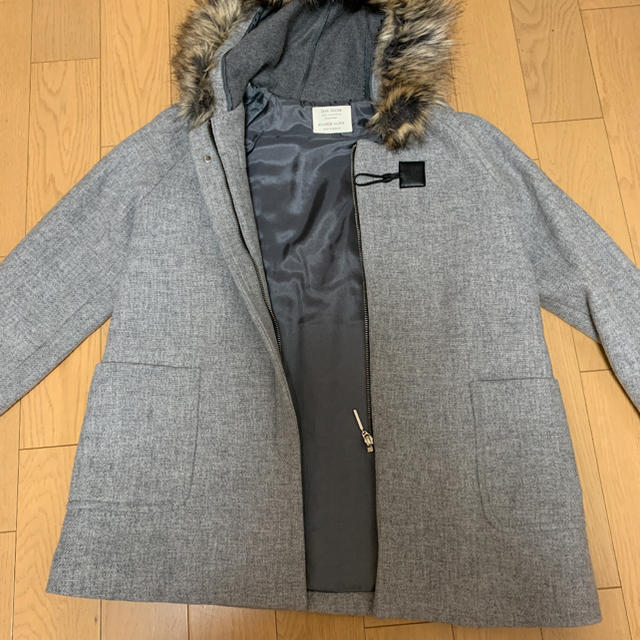 ZARA(ザラ)の値下げしました！zaragirls グレーアウター ファー付きコート 164 キッズ/ベビー/マタニティのキッズ服女の子用(90cm~)(コート)の商品写真