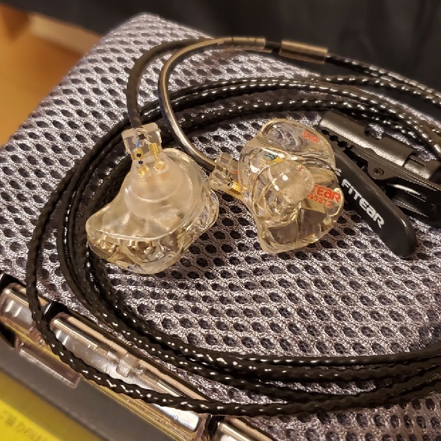 須山 FitEar MH334 カスタム 美品 スマホ/家電/カメラのオーディオ機器(ヘッドフォン/イヤフォン)の商品写真