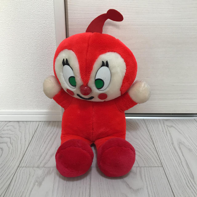アンパンマン - ドキンちゃん ぬいぐるみ 特大 昭和レトロの通販 アンパンマン - ドキンちゃん ぬいぐるみ 特大 昭和レトロの通販