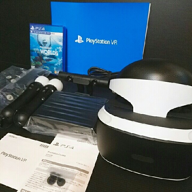 PlayStation VR(プレイステーションヴィーアール)のPlayStationVR コントローラーセット エンタメ/ホビーのゲームソフト/ゲーム機本体(家庭用ゲーム機本体)の商品写真