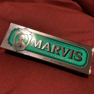 マービス(MARVIS)のMARVIS 歯磨き粉　クラシックストロングミント(歯磨き粉)