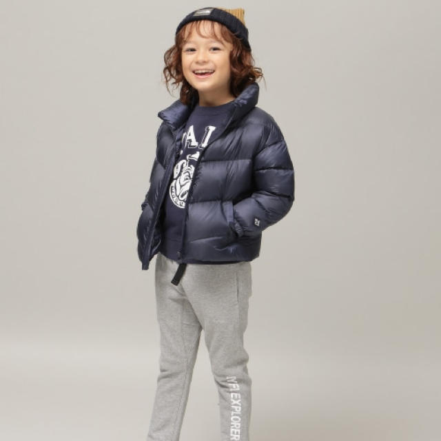 BAYFLOW(ベイフロー)のベイフロー　ダウンジャケット　ネイビー　140 キッズ/ベビー/マタニティのキッズ服男の子用(90cm~)(ジャケット/上着)の商品写真